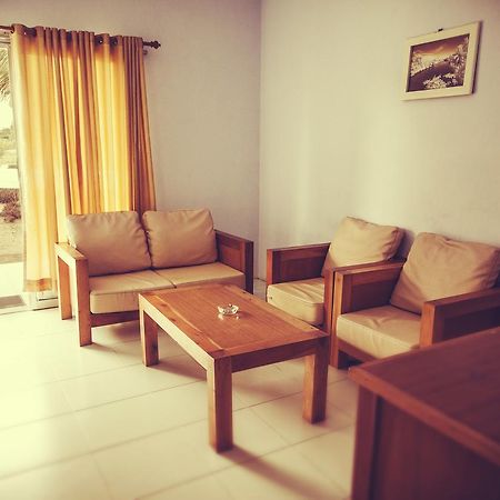 Turtle Beach Hotel Ujunggenteng Esterno foto