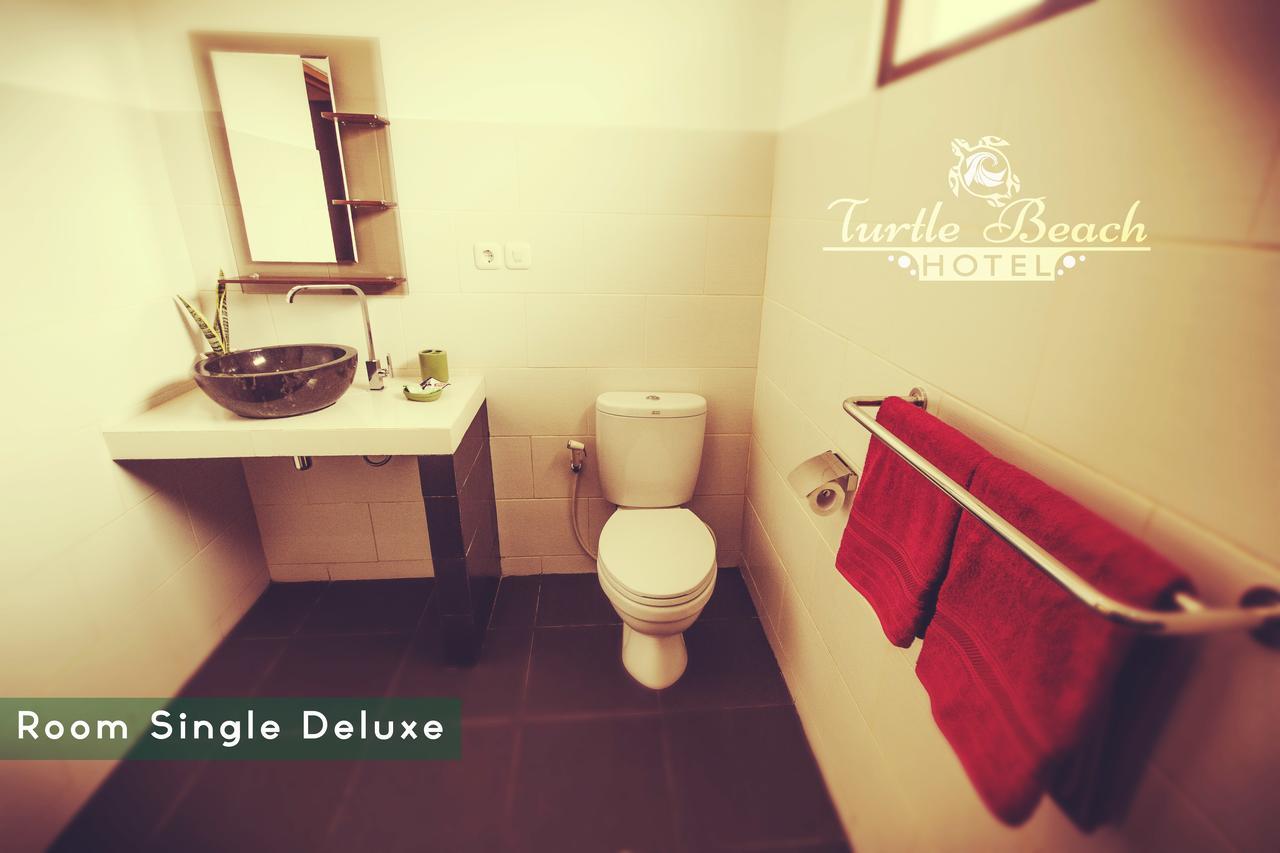 Turtle Beach Hotel Ujunggenteng Esterno foto