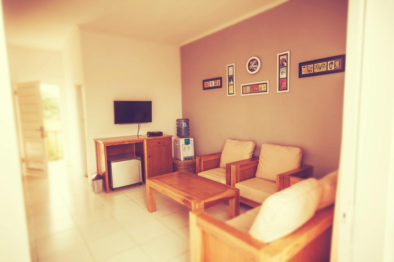 Turtle Beach Hotel Ujunggenteng Esterno foto